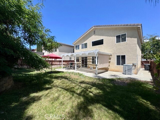 Building Photo - 30997 Oakhill Dr