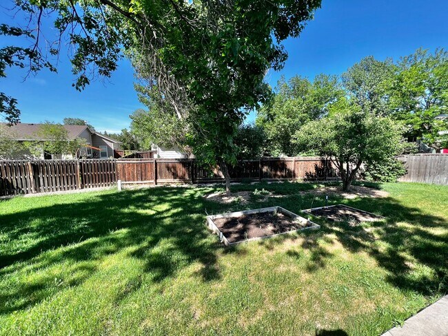 Building Photo - Beautiful 4 Bed, 2 Bath House in South Fort Collins! Avail. June 10th!