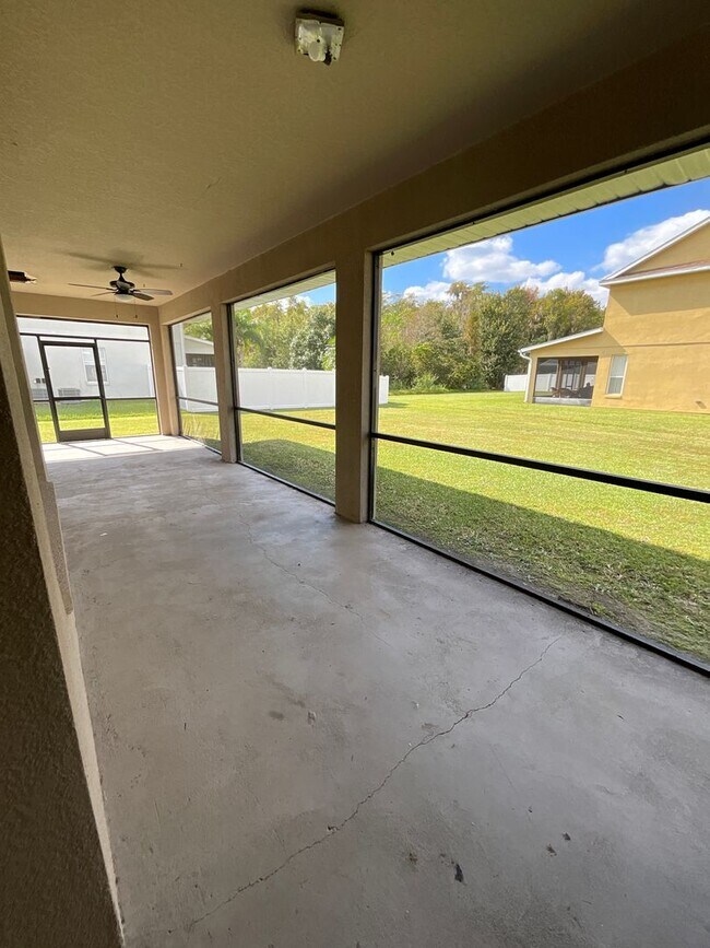 Building Photo - Beautiful Corner Lot