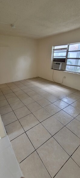 Living Area - 2746 NW 6th Ct