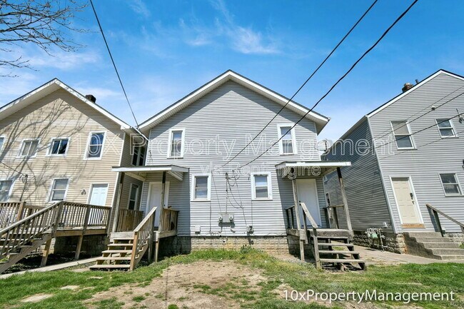 Building Photo - 1505 Duxberry Ave