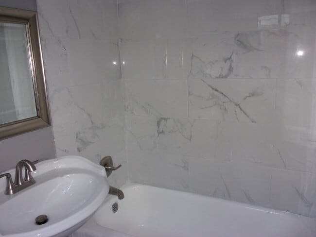 Building Photo - 1313 Fairfax St