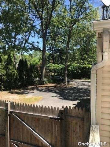 Building Photo - 116 Chichester Ave