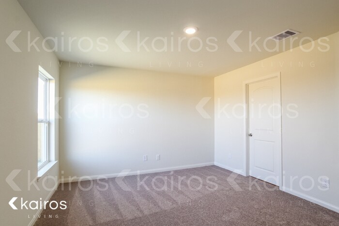 Building Photo - 8406 Longshore Slope Rd