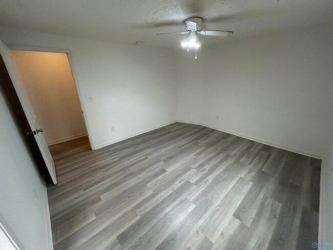 Building Photo - 2910 2nd Ave NW