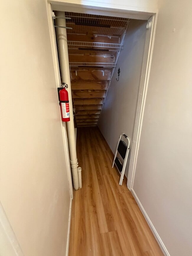 Building Photo - 62 Hayes Ave