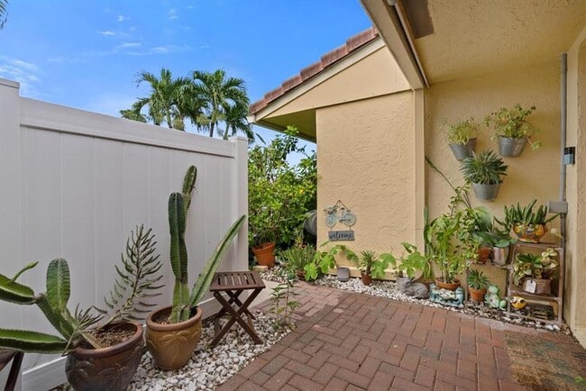 Building Photo - 6734 Bridlewood Ct