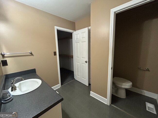 Building Photo - 308 Wynterhall Dr