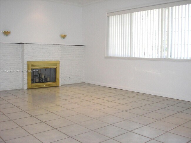 Building Photo - 11111 SW 78th Ct