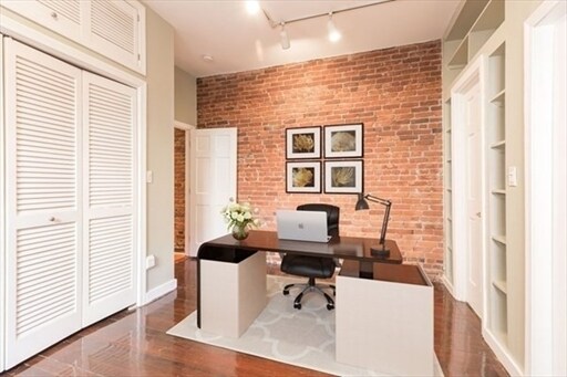 Building Photo - 15 Blackwood St