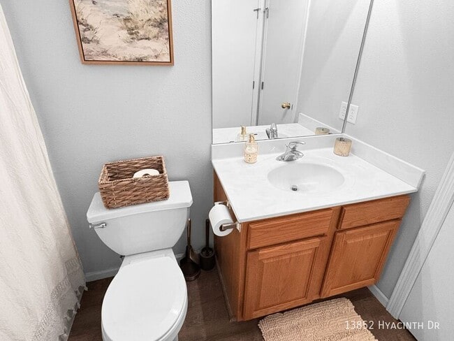 Building Photo - 13852 Hyacinth Dr