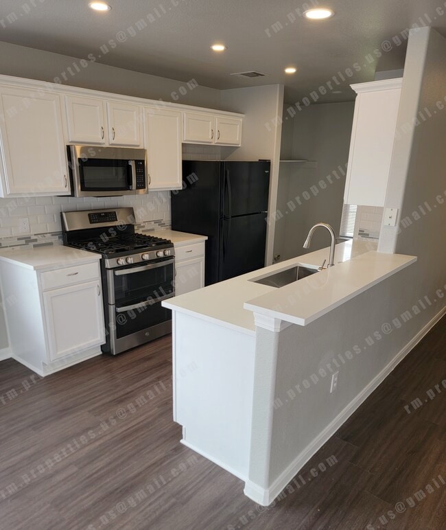 Building Photo - 2874 Southampton Way