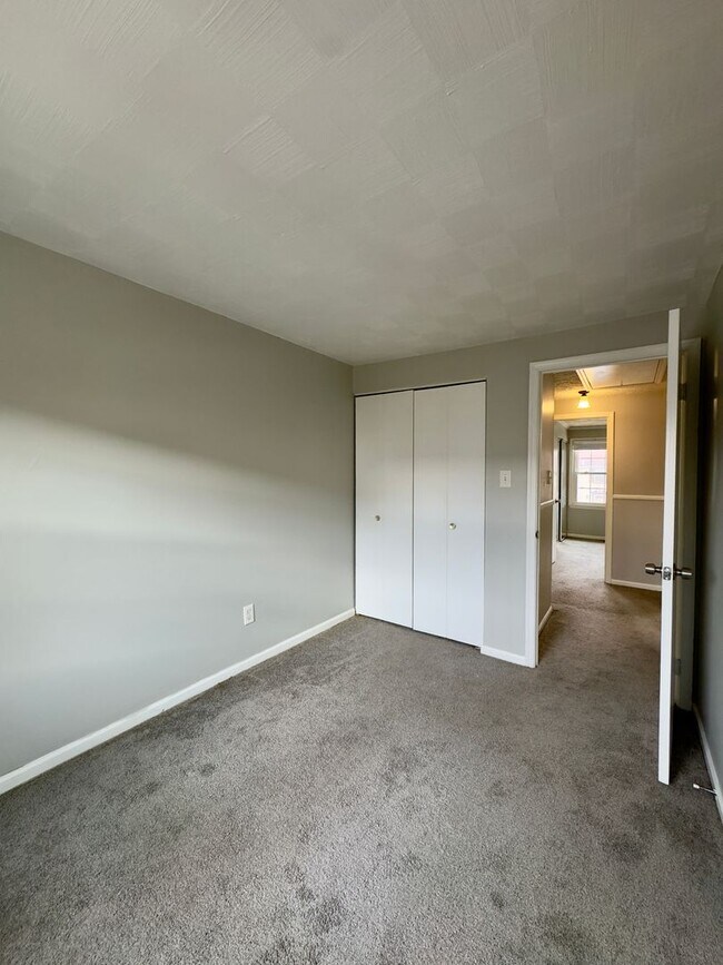 Building Photo - 5371 King Arthur Cir