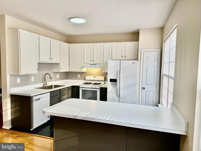 Building Photo - 15714 Lansdale Pl