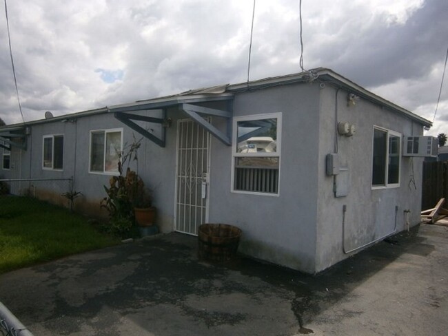 Building Photo - 1 Bed-1 Bath Single Story Duplex in El Cajon