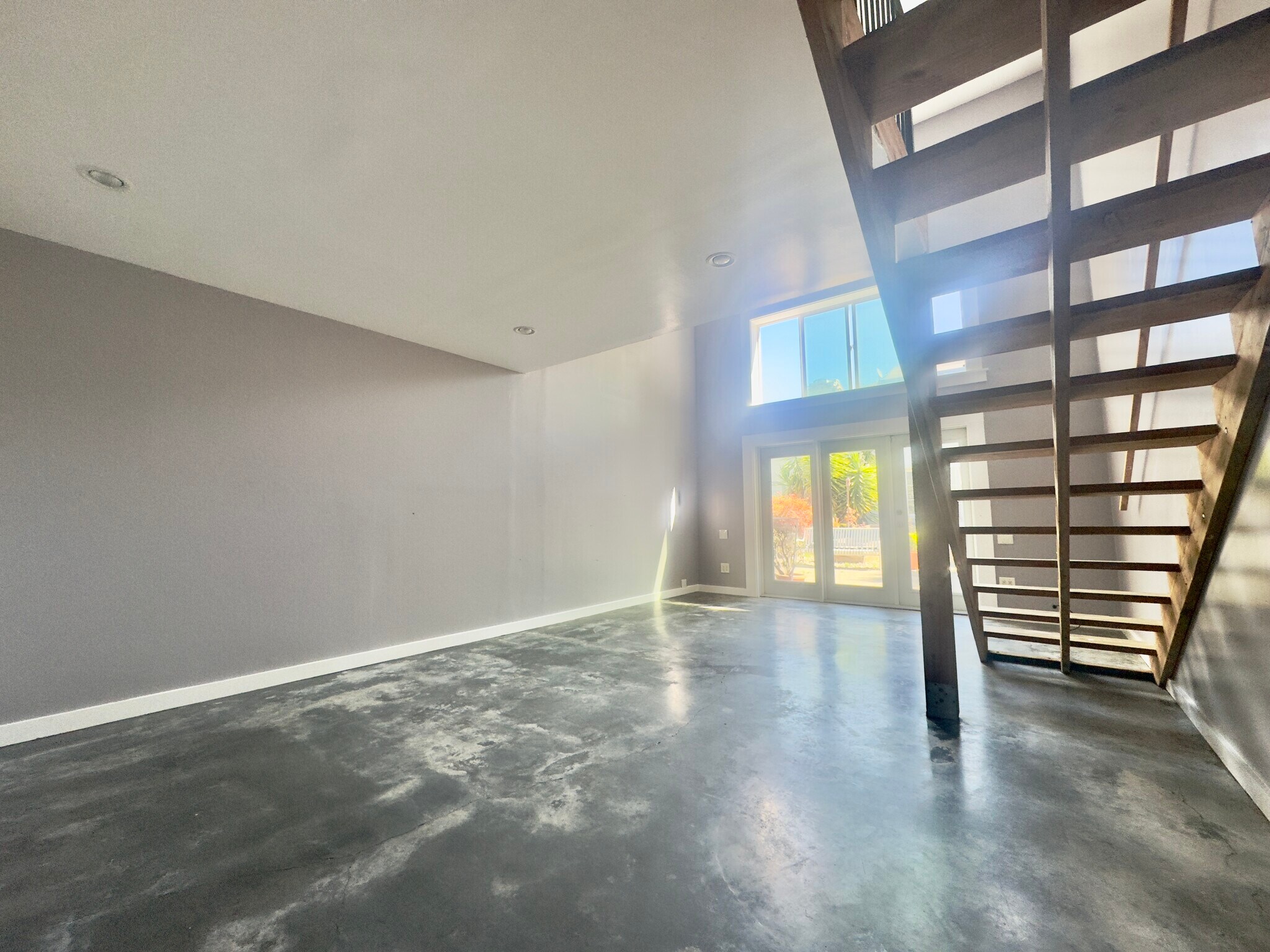 Building Photo - 1254 E 12th St