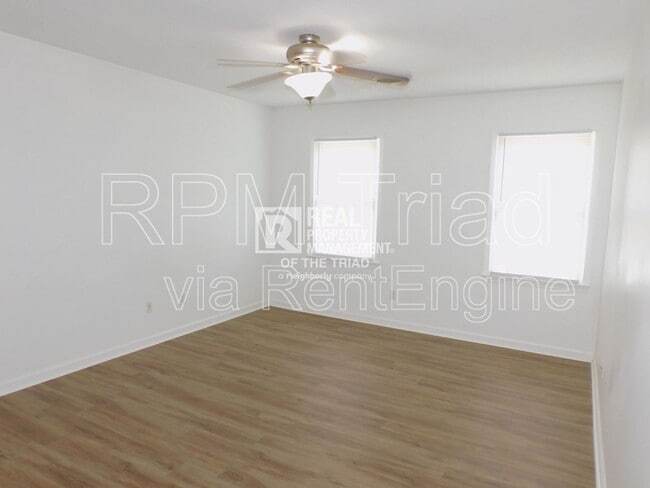Building Photo - 3407 Park Hill Dr