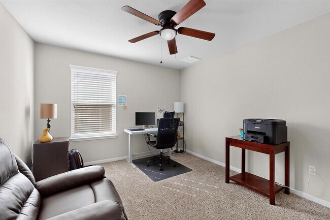 Building Photo - 112 Palo Duro Ct