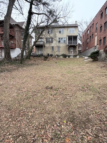 Building Photo - 2233 Brownsville Rd