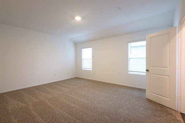 Building Photo - 12306 Bulldogger Bnd