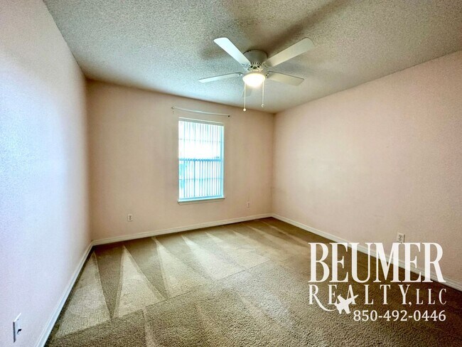 Building Photo - Spacious 3 bd/2 ba Open Floor Plan Home fo...