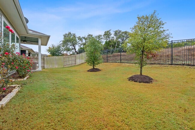 Building Photo - 823 Hazy Hills Loop