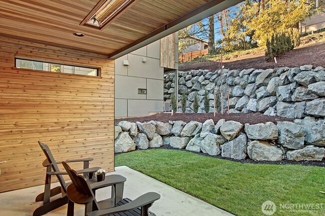 Building Photo - 4bd/3.5ba Kirkland Home