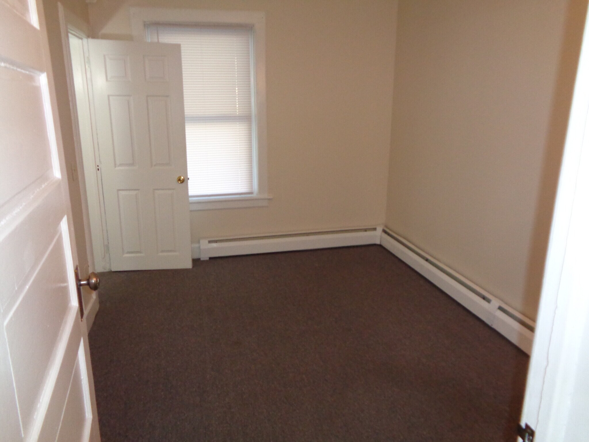 2nd Bedroom/Office - 13000 9w