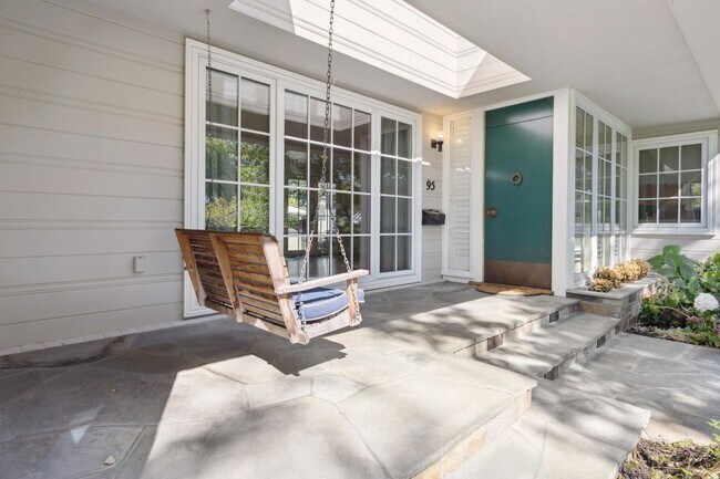 Building Photo - Beautifully Appointed Atherton Estate with Pool & Outdoor Entertaining