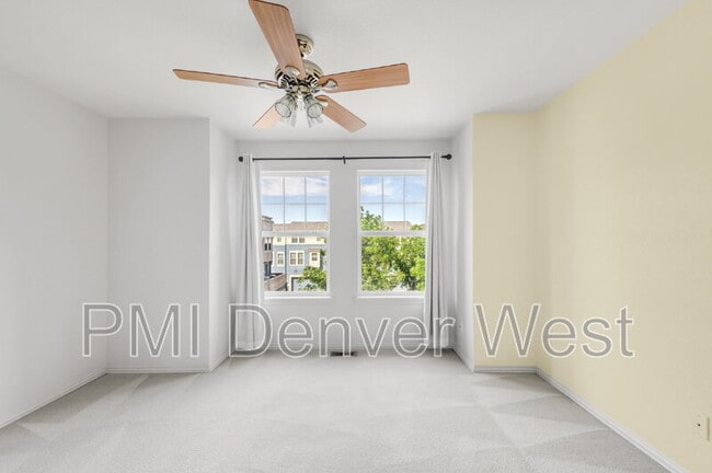 Building Photo - 9369 Longs Peak Dr