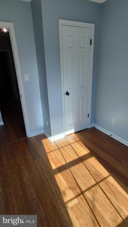 Building Photo - 442 Darby Ln