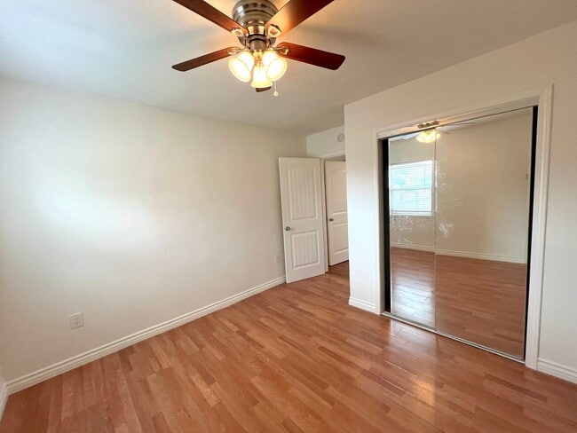 Building Photo - Wallace-3587