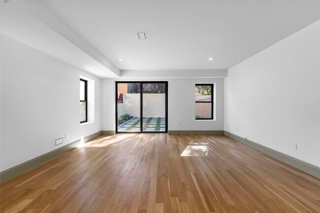 Building Photo - 166 New York Ave