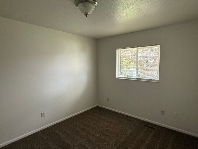 Building Photo - 54 W 250 N