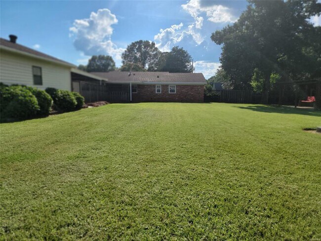 Building Photo - 8107 Pinto Ln