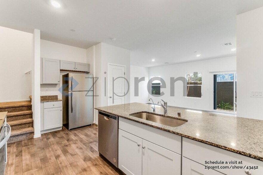 Building Photo - 4118 Lunar Cyn Ave