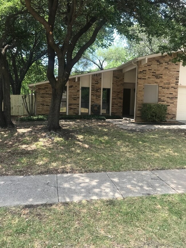Building Photo - 2505 Cherry Blossom Ln