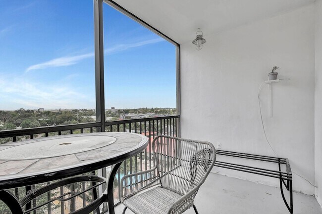 Building Photo - 2350 NE 14th Street Causeway