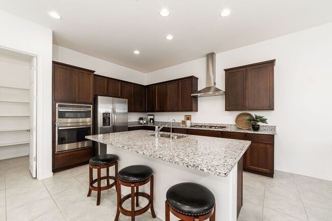 Building Photo - Beautiful home in Gated Dove Mountain Comm...