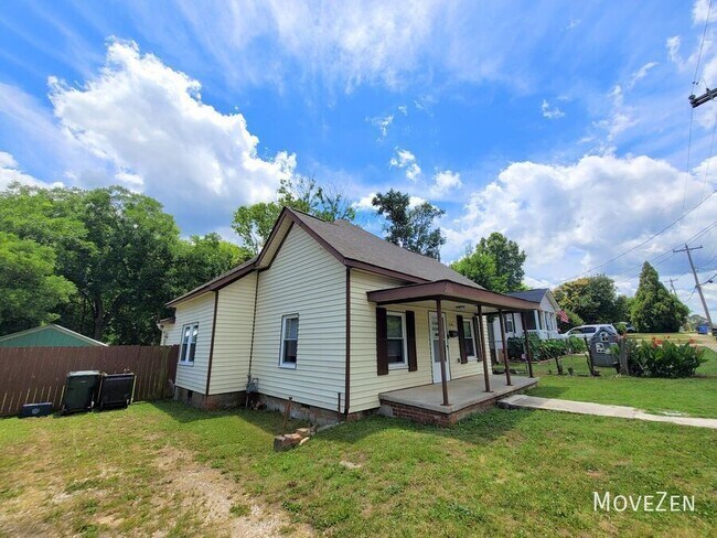Building Photo - 226 Cummings St