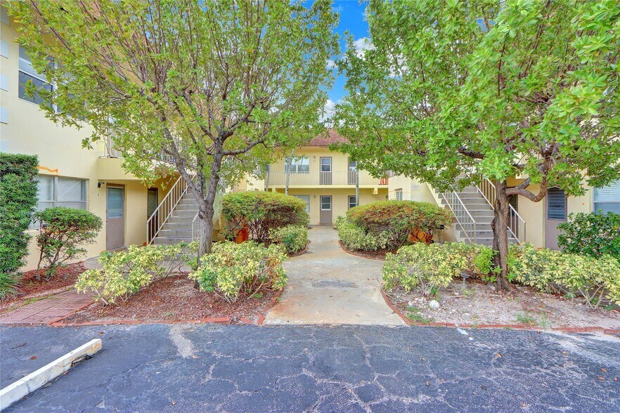 Building Photo - 260 NW 19th St