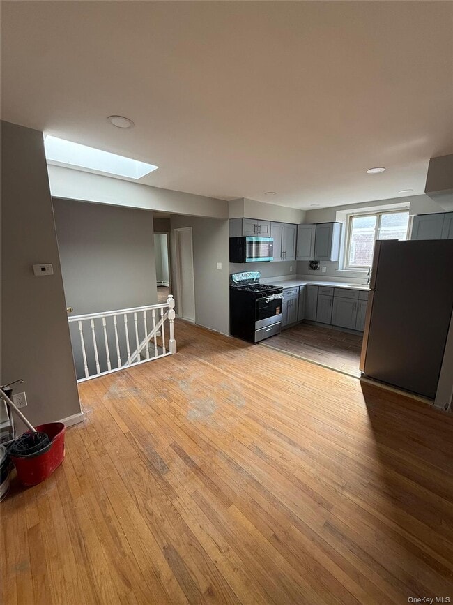 Building Photo - 5606 Riverdale Ave