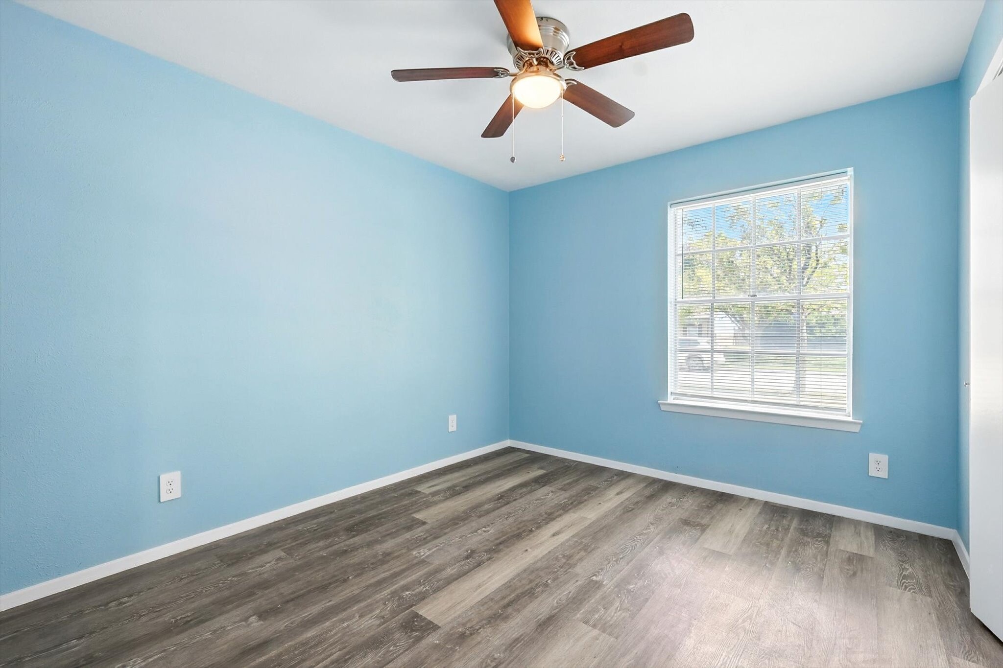 Building Photo - 1713 Japonica Ln