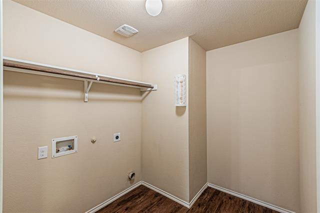 Building Photo - 1202 Pampa Grass Dr