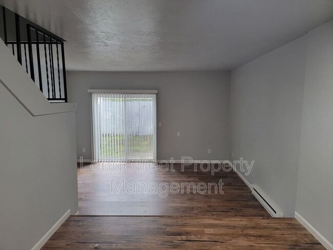 Building Photo - 3141 N Shore Dr SE