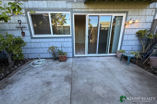 Building Photo - Spacious 3 Bedroom Home Near Parks & Schools in Foster City