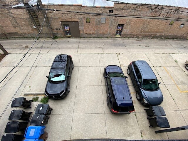 Building Photo - 2625 W Belmont Ave