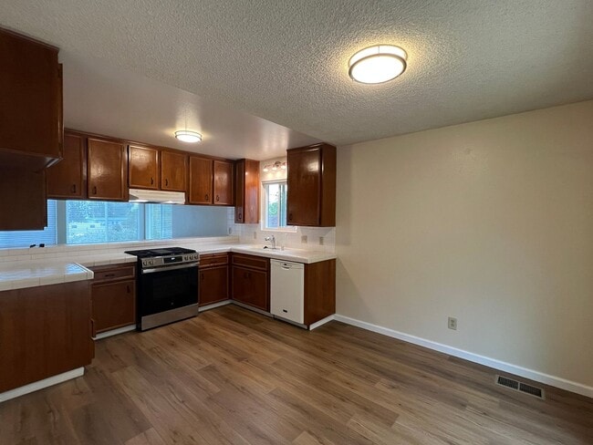 Building Photo - 375 Los Osos Valley Rd