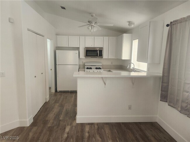 Building Photo - 9172 Sparklewood Ct