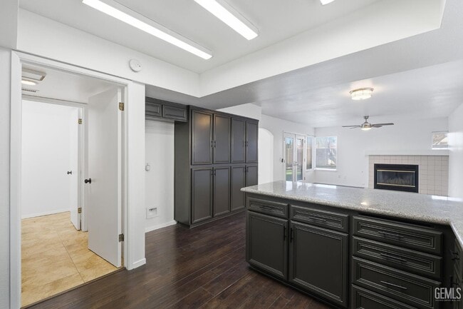 Building Photo - 7908 Coulter Pine Ct